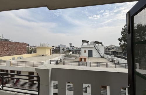 Mohali Casa | Cozy Boho retreat w/living room, terrace, balcony and private entrace.
