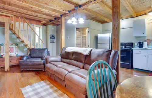 Taswell Cabina | Cozy Indiana Cabin Rental w/ Private Porch & Grill