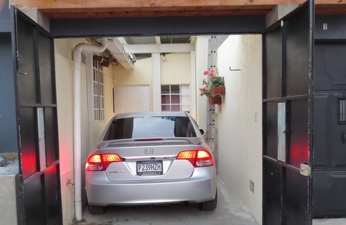 Chimaltenango Apartamento | COZY. Washer and dryer,Full kitchen, Internet, Netflix,