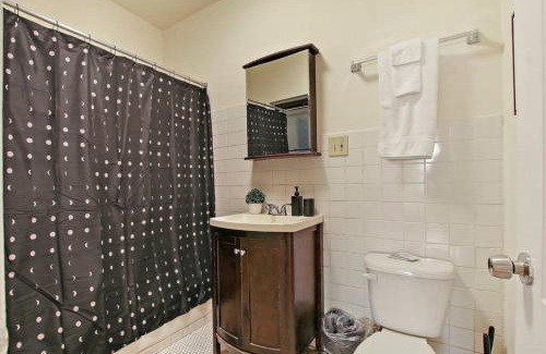 East Albany Park Apartamento | Cozy & Inviting 2BR Apartment - Sunnyside 3F