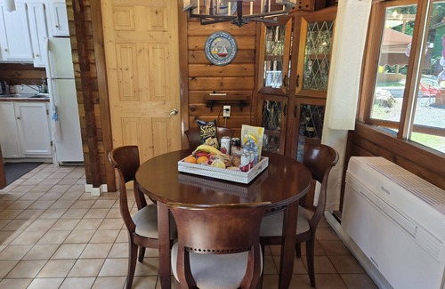 Regional District of Nanaimo Cabaña | Cottage on Gabriola: Cedar & Stone Retreat