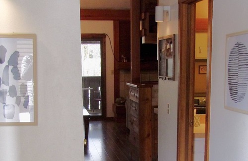 Moose Wilson Road Condominio | Cozy Jackson Hole condo, mountain views- sleeps 7