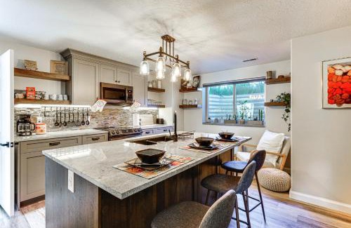 Kaysville Apartamento | Cozy Kaysville Vacation Rental with Mountain Views!