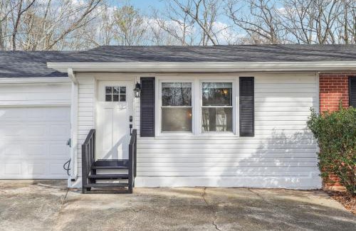 Kennesaw Apartamento | Cozy Kennesaw Apartment Close to KSU with EV Plug In