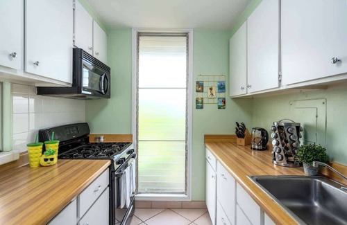 Kihei Condominio | Sunset Haven: Elegant Beachfront Maui Retreat