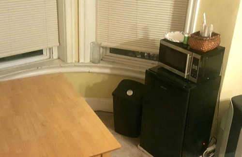 Bloomingdale Casa | Cozy King Size Room in Bloomingdale, Washington D.C. Room F