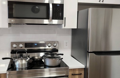 Towson Apartamento | Cozy King suite at the Heart of Towson.