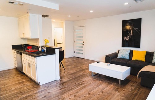 Wilshire Apartamento | Cozy Koreatown 1 Bedroom Modern Furnished Free Parking