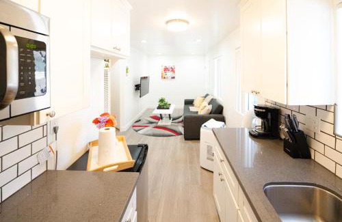 Wilshire Apartamento | Cozy Koreatown/Hollywood 2 Bedroom