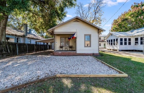 Freetown - Port Rico Casa | Cozy Lafayette Shared House-private Bedroom Garden Free Parking