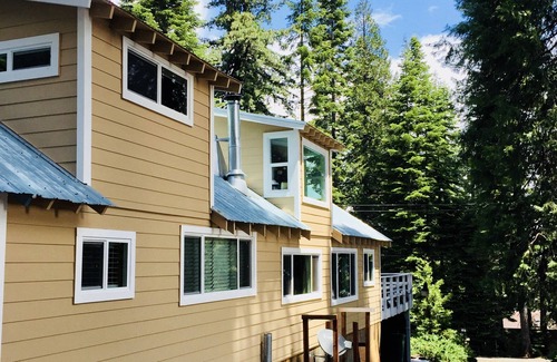 Prattville Cabina | Acogedor Lago Almanor Getaway