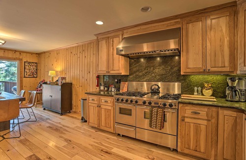 Blue Jay Cabina | Cozy Lake Arrowhead Cabin < 2 Mi to Blue Jay Bay!