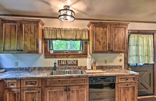 Bridport Cabaña | Cozy Lake Champlain Cottage w/ Beautiful View