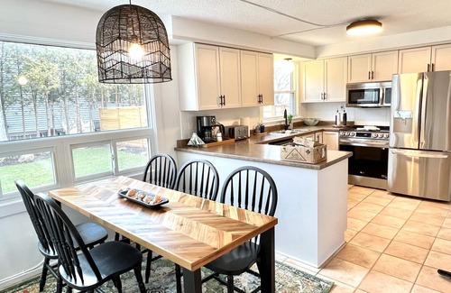 Kingsville Cabaña | Cozy Lake Cottage in Kingsville, Ontario