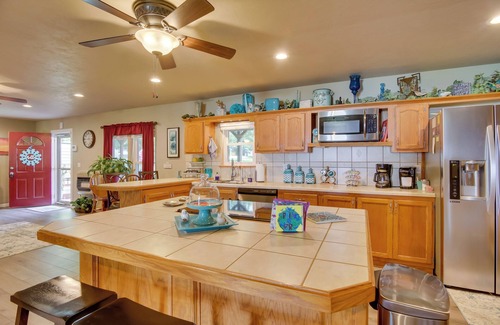 Eufaula Casa | Cozy Lake Eufaula Hideaway w/ Fire Pit & Hot Tub!