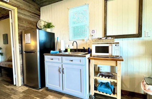 Quinlan Cabina | Cozy Lake Front Cabin w/Marina Access, Free Fishing, Wifi & Beautiful Views- #47