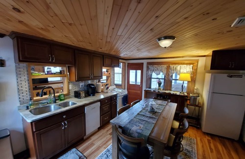 Freetown Cabaña | Cozy Lake Front Cottage on Long Pond