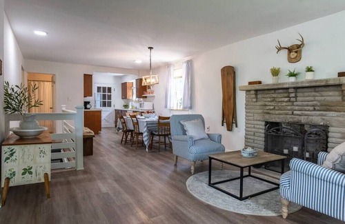 Warsaw Casa | Lake House - French Riviera-Style: Sleeps 8.