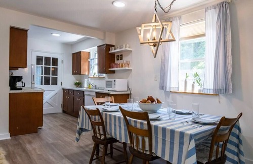 Warsaw Casa | Lake House - French Riviera-Style: Sleeps 8.