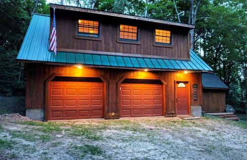Elmira Cabina | Cozy Lake House