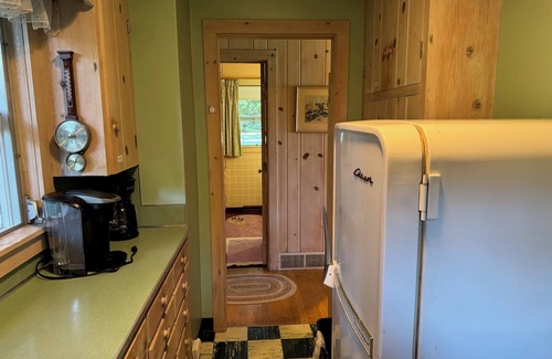 Lake Leelanau Cabaña | Cozy Lake Leelanau Cottage with waterfront access, views, terrace and central ac