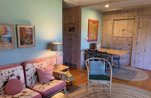 Lake Leelanau Cabaña | Cozy Lake Leelanau Cottage with waterfront access, views, terrace and central ac