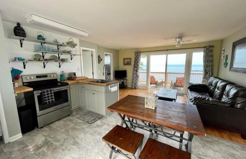 Pulaski Casa | Cozy LAKE ONTARIO WATERFRONT Breathtaking Views!