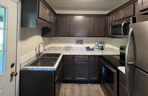 Fredericktown Casa | Cozy lake retreat with king bed — Full Access to Lake! Near many hiking trails
