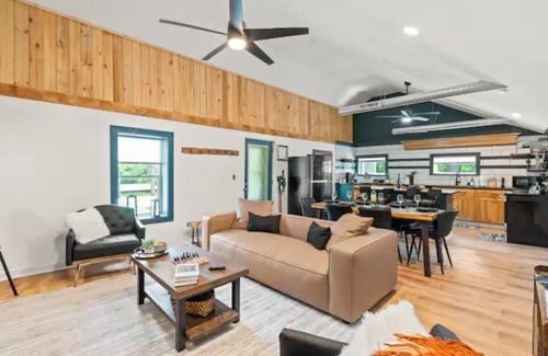 Honeoye Casa | Cozy Lake Retreat