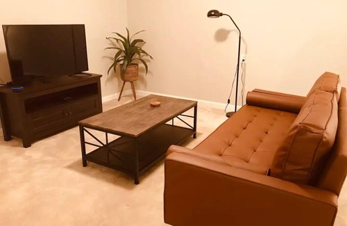 Greensboro Apartamento | Cozy Lakefront Basement Studio