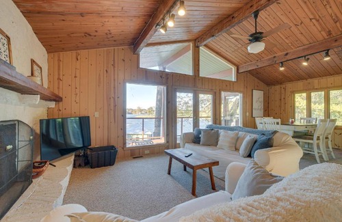 Semora Casa | Cozy Lakefront Cabin in Semora with Large Dock!