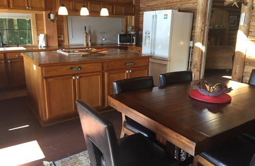Rathdrum Cabina | Acogedora cabaña frente al lago en Lower Twin Lake con muelle privado