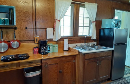 Broomfield Cabina | Amazing lakefront cabin with private beach, boat slip, kayaks, and pedal boat.