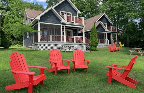 Port Stanton Cabaña | Cozy Lakefront Cottage for the Ultimate Getaway