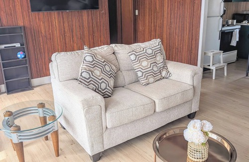 Douro-Dummer Cabaña | Cozy Lakefront Cottage in Lakefield with Bunkie