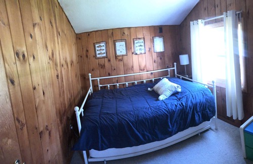 Grand Isle Cabaña | Cozy Lakefront Cottage