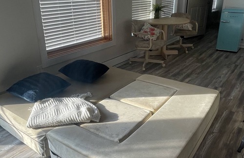 Delton Cabaña | Cozy lakefront cottage.