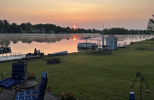Frontier Casa | Cozy Lakefront Getaway with 3 kayaks, in Hillsdale County, Bird Lake Michigan.