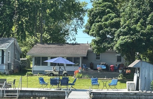 Frontier Casa | Cozy Lakefront Getaway with 3 kayaks, in Hillsdale County, Bird Lake Michigan.
