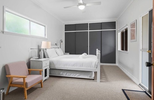 Tegerin Casa | Cozy Lakefront Home - Pet Friendly