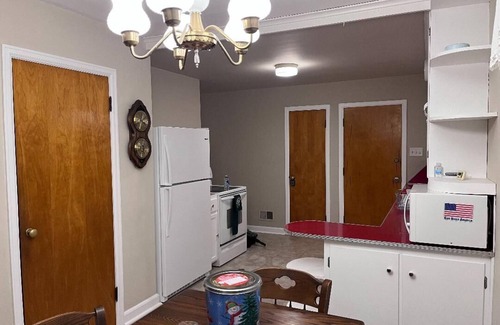 Green Bay Casa | Cozy, lakefront home in Green bay, WI.