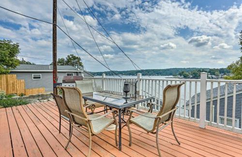 Hopatcong Casa | Cozy Lakefront House with a private dock and lake