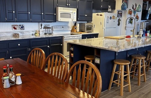 Creole Casa | Cozy Lakefront Property on Big Lake with Private Wharf