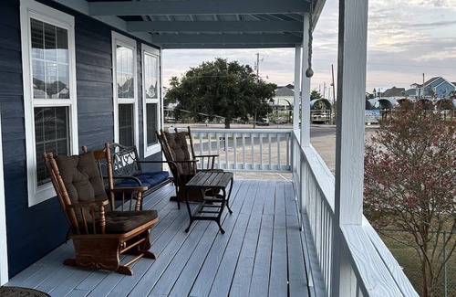Creole Casa | Cozy Lakefront Property on Big Lake with Private Wharf