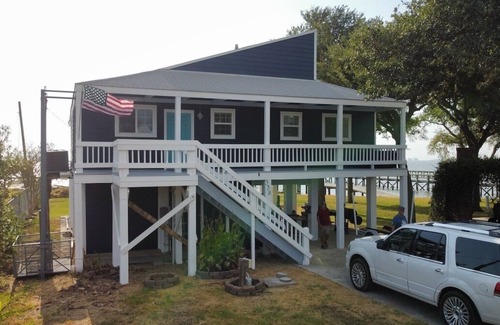 Creole Casa | Cozy Lakefront Property on Big Lake with Private Wharf