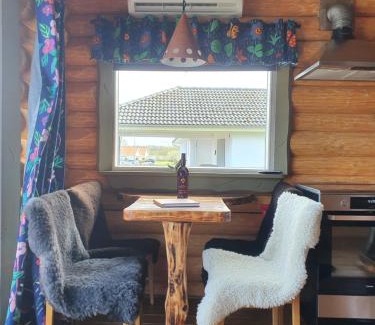 Osby Casa | Cozy Lakeside Adventure