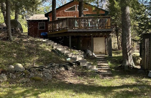 Northwood Cabina | All-Season Cozy Lakeside Cabin in Northwood, NH- 2 Bdr, great views