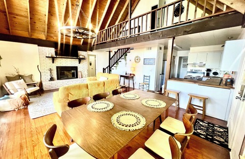 South Toledo Bend Cabina | Cozy Lakeside Cabin-South Toledo Bend -Skiers Cove- 3 bedrooms-Sleeps 8