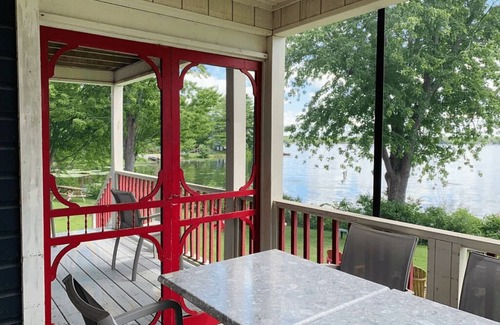 Port Stanton Cabaña | Cozy Lakeside Cottage in Muskoka