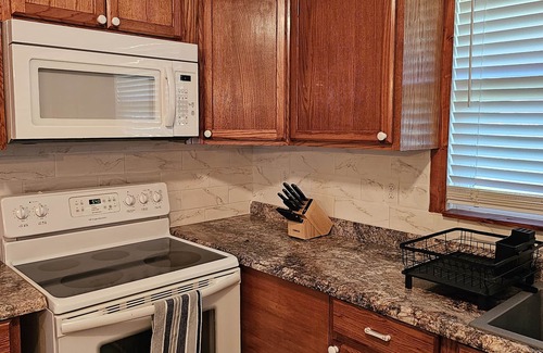 Winter Haven Cabaña | Cozy Lakeside Cottage near Legoland, Winter Haven! Florida vacation ready!